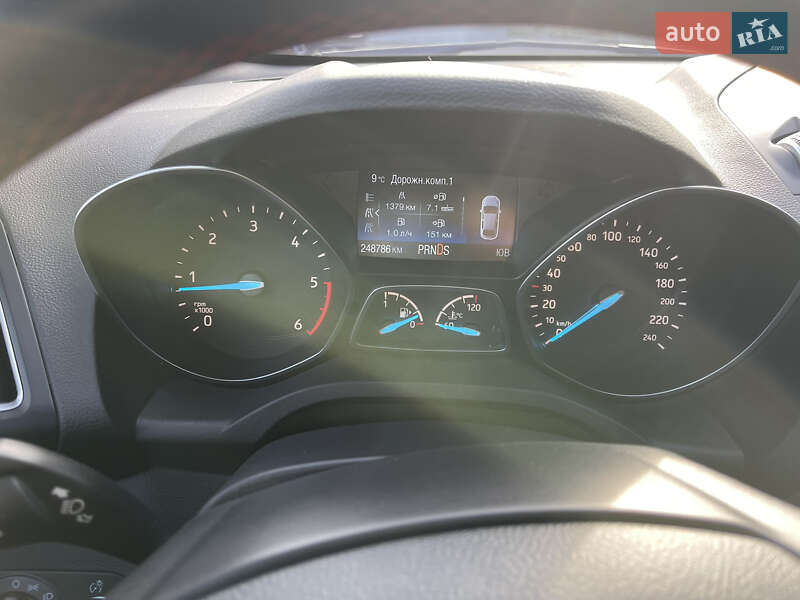 Внедорожник / Кроссовер Ford Kuga 2019 в Ровно