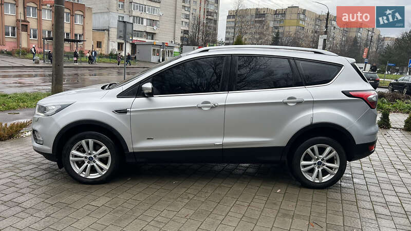 Внедорожник / Кроссовер Ford Kuga 2017 в Львове