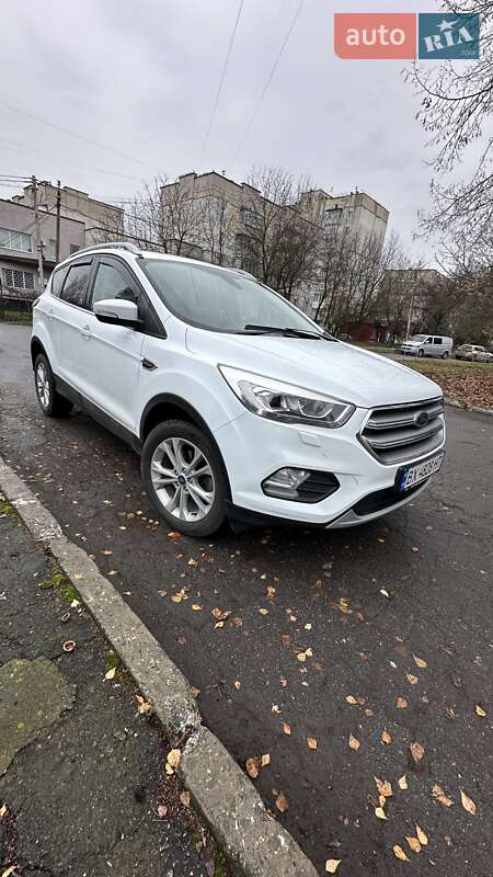 Позашляховик / Кросовер Ford Kuga 2019 в Хмельницькому