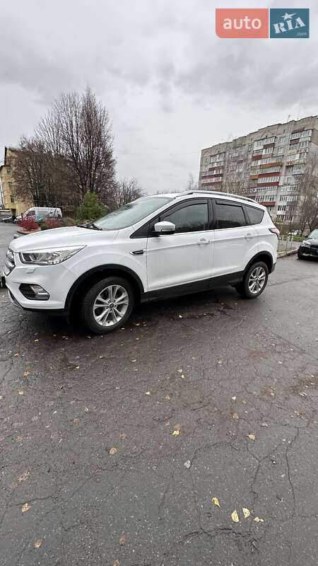 Позашляховик / Кросовер Ford Kuga 2019 в Хмельницькому