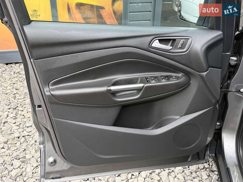 Позашляховик / Кросовер Ford Kuga 2013 в Стрию