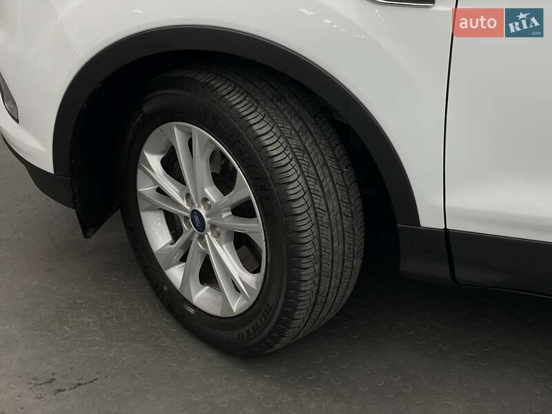 Внедорожник / Кроссовер Ford Kuga 2019 в Киеве