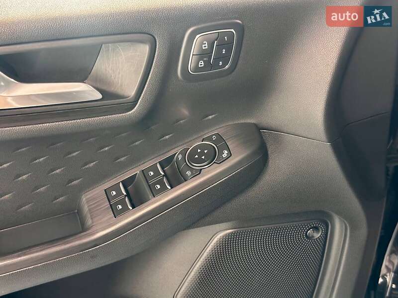 Позашляховик / Кросовер Ford Kuga 2020 в Львові