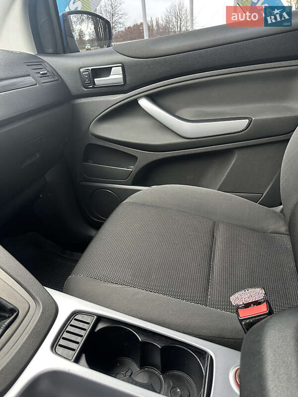 Внедорожник / Кроссовер Ford Kuga 2010 в Полтаве фото 23 Внедорожник / Кроссовер Ford Kuga 2010 в Полтаве