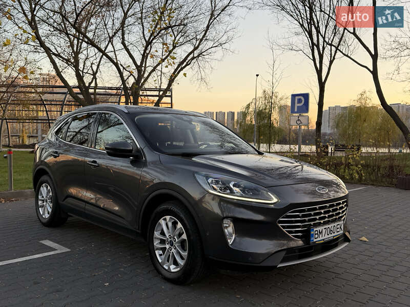 Внедорожник / Кроссовер Ford Kuga 2020 в Киеве