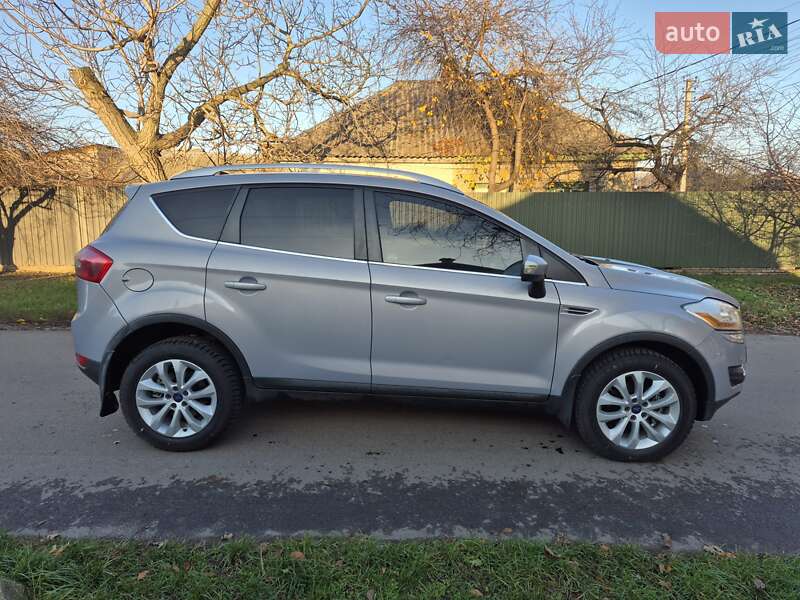 Внедорожник / Кроссовер Ford Kuga 2013 в Черкассах