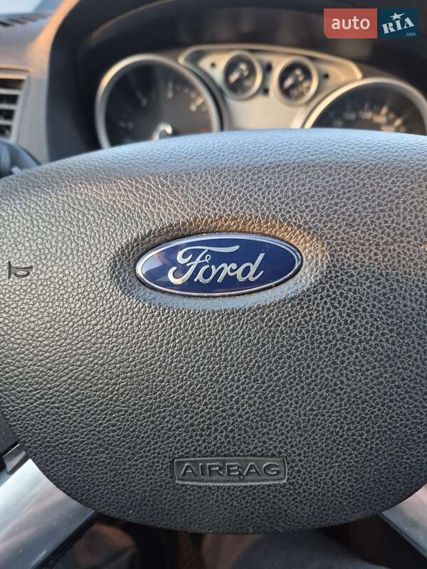 Внедорожник / Кроссовер Ford Kuga 2013 в Черкассах