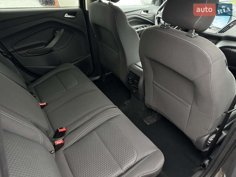 Внедорожник / Кроссовер Ford Kuga 2018 в Умани