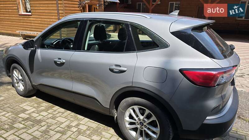 Внедорожник / Кроссовер Ford Kuga 2020 в Чорткове