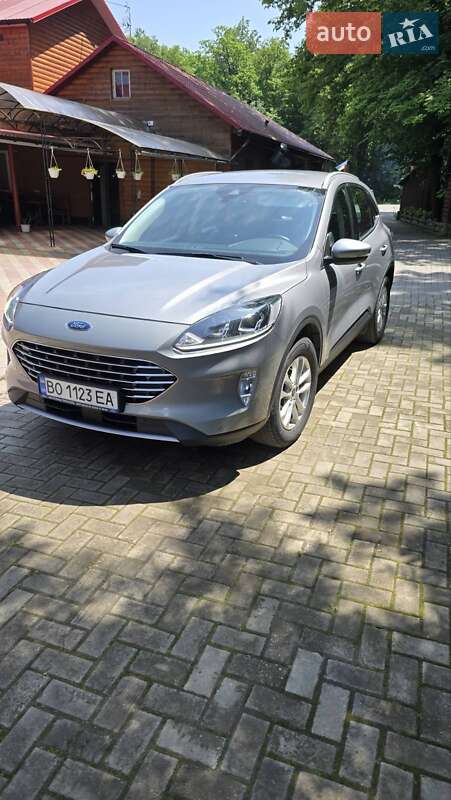 Внедорожник / Кроссовер Ford Kuga 2020 в Чорткове