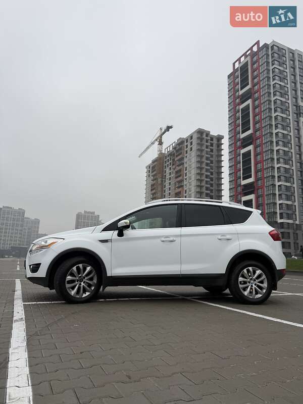 Внедорожник / Кроссовер Ford Kuga 2012 в Киеве