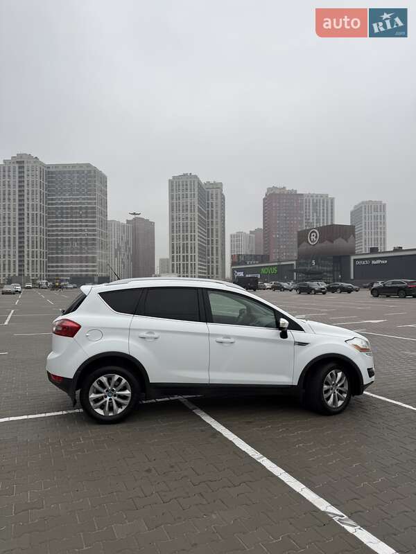 Внедорожник / Кроссовер Ford Kuga 2012 в Киеве