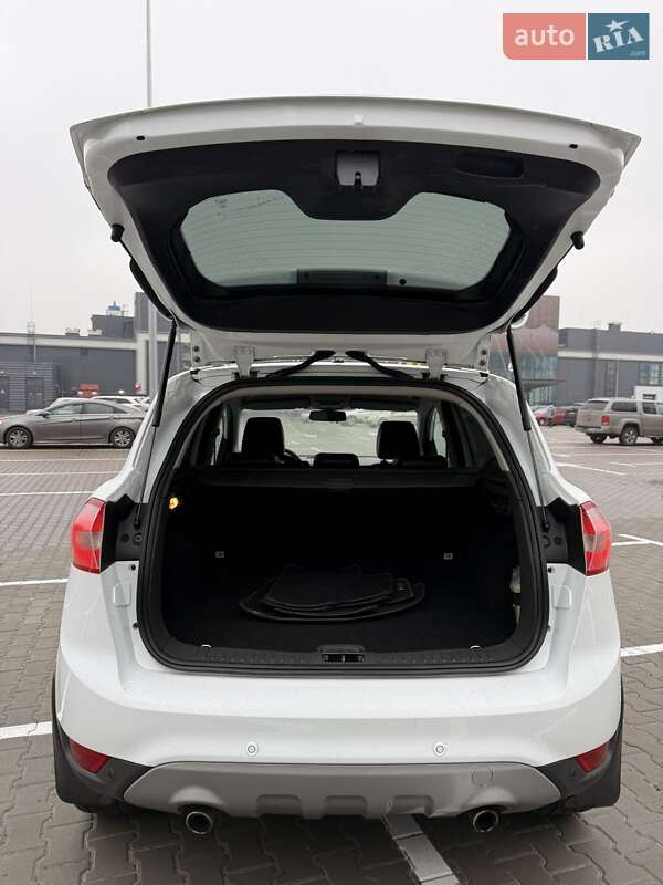 Внедорожник / Кроссовер Ford Kuga 2012 в Киеве