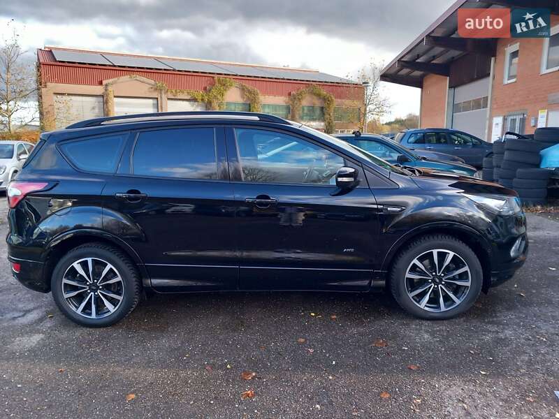 Внедорожник / Кроссовер Ford Kuga 2018 в Львове