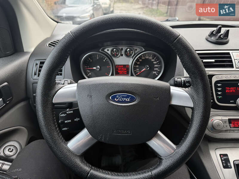 Внедорожник / Кроссовер Ford Kuga 2012 в Киеве