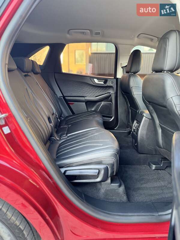 Внедорожник / Кроссовер Ford Kuga 2020 в Киеве