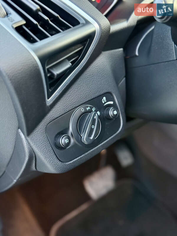 Позашляховик / Кросовер Ford Kuga 2014 в Дубні