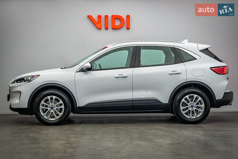 Позашляховик / Кросовер Ford Kuga 2021 в Києві