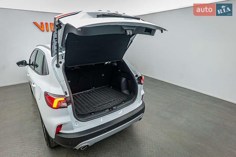 Позашляховик / Кросовер Ford Kuga 2021 в Києві