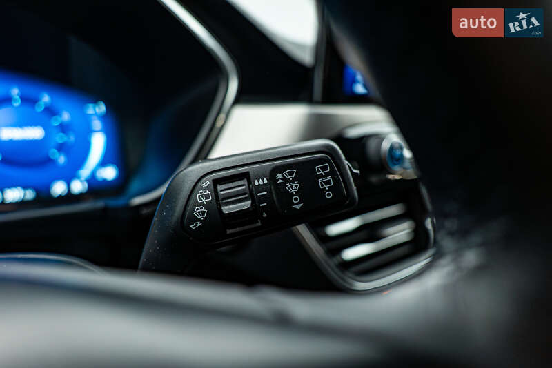 Позашляховик / Кросовер Ford Kuga 2021 в Києві