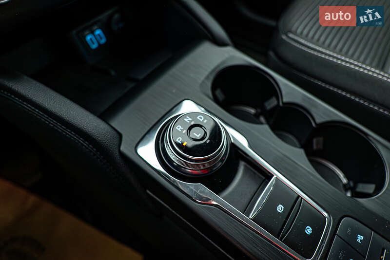 Позашляховик / Кросовер Ford Kuga 2021 в Києві