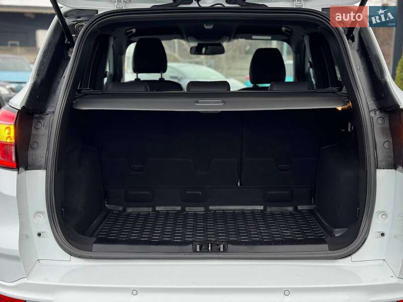 Внедорожник / Кроссовер Ford Kuga 2019 в Ровно