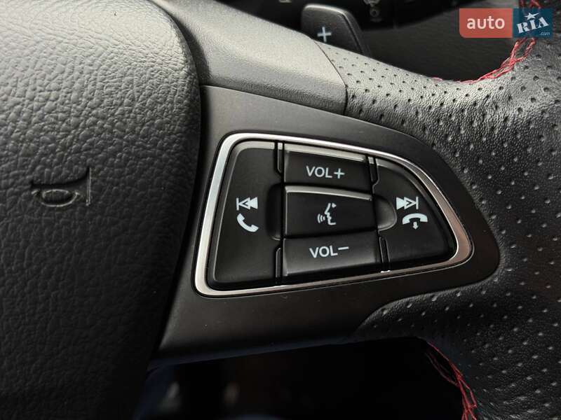 Внедорожник / Кроссовер Ford Kuga 2019 в Ровно