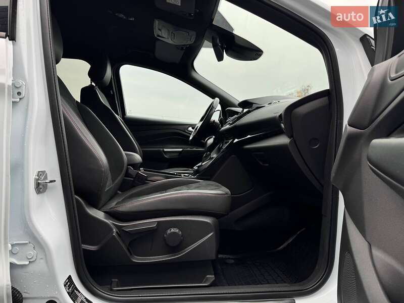 Внедорожник / Кроссовер Ford Kuga 2019 в Ровно