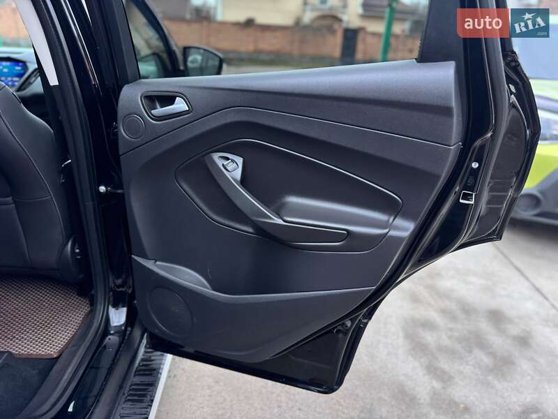 Позашляховик / Кросовер Ford Kuga 2019 в Бердичеві