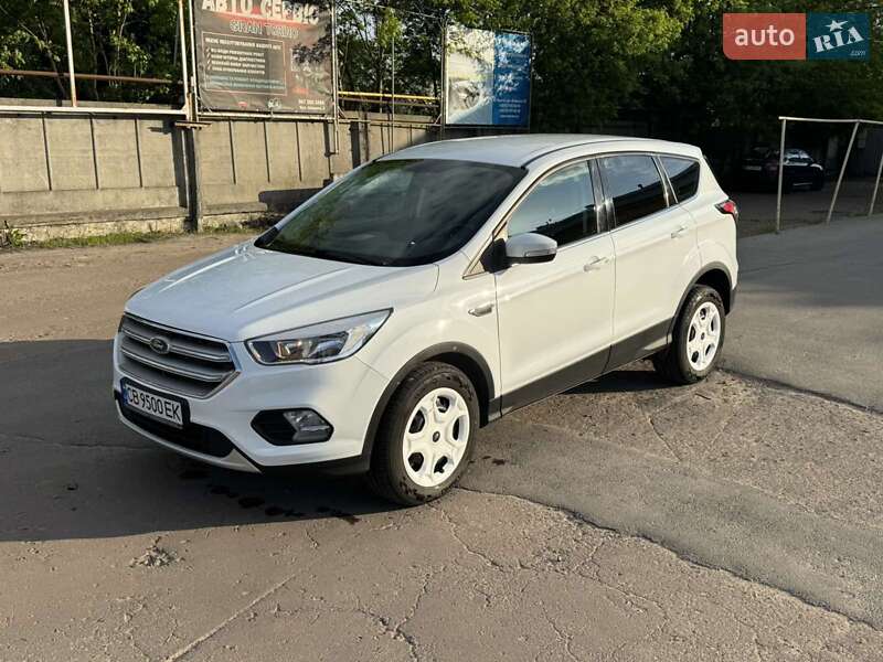 Позашляховик / Кросовер Ford Kuga 2018 в Чернігові