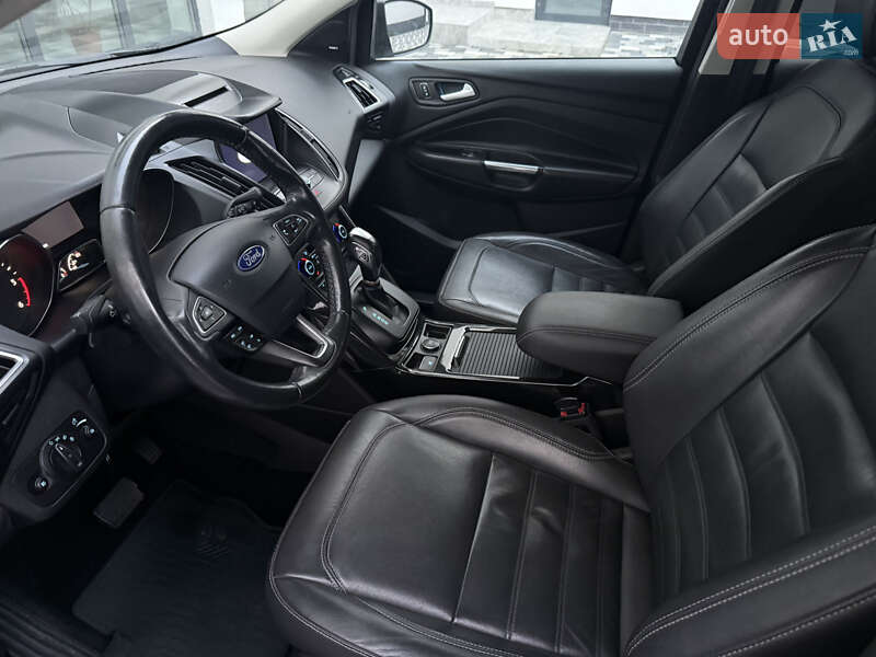 Позашляховик / Кросовер Ford Kuga 2019 в Мукачевому