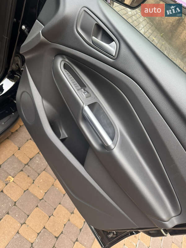 Внедорожник / Кроссовер Ford Kuga 2019 в Киеве фото 40 Внедорожник / Кроссовер Ford Kuga 2019 в Киеве