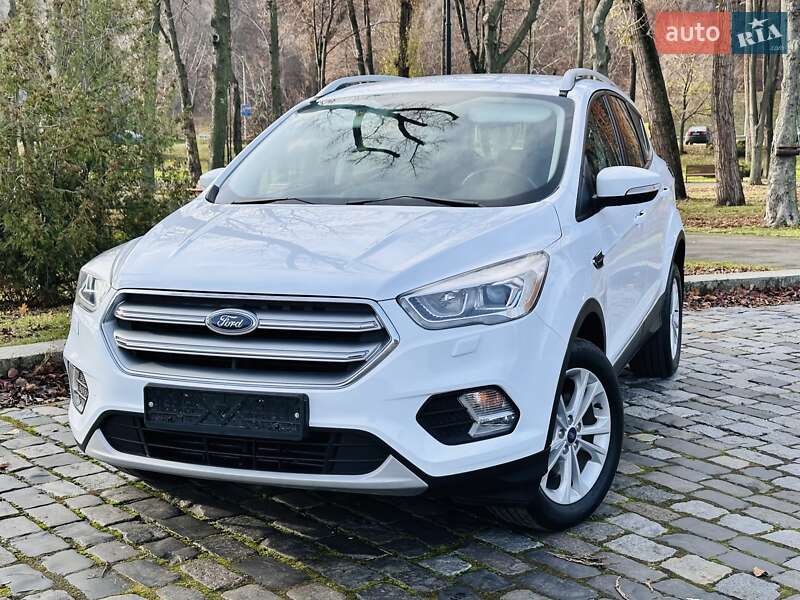 Позашляховик / Кросовер Ford Kuga 2019 в Києві