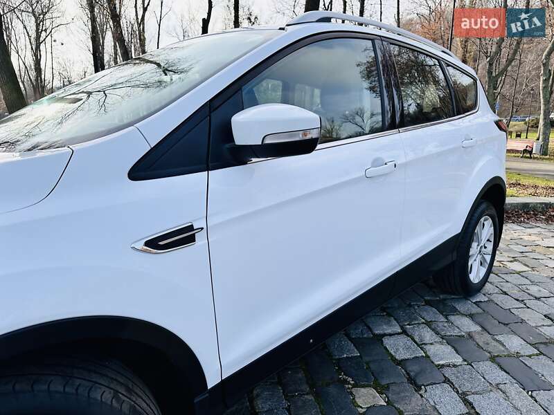 Позашляховик / Кросовер Ford Kuga 2019 в Києві