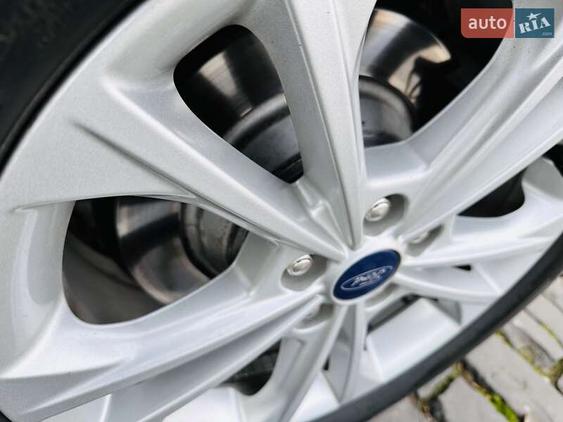 Позашляховик / Кросовер Ford Kuga 2019 в Києві