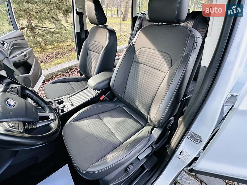 Позашляховик / Кросовер Ford Kuga 2019 в Києві