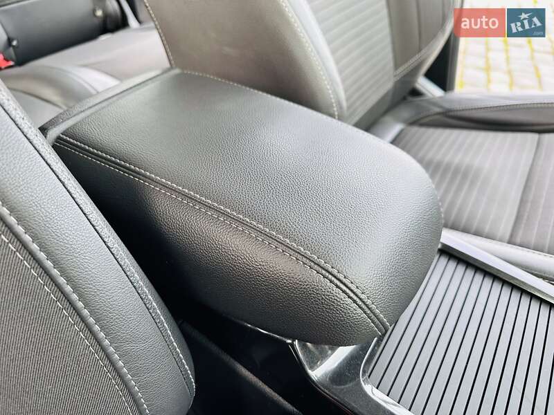 Позашляховик / Кросовер Ford Kuga 2019 в Києві