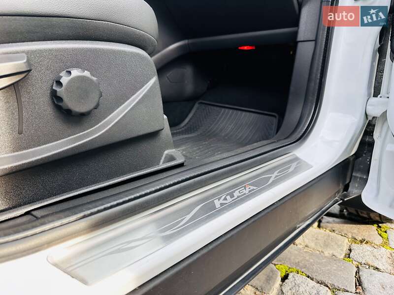 Позашляховик / Кросовер Ford Kuga 2019 в Києві