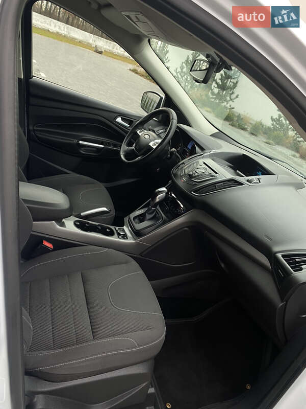 Позашляховик / Кросовер Ford Kuga 2013 в Луцьку