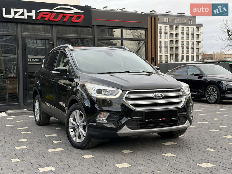 Позашляховик / Кросовер Ford Kuga 2019 в Ужгороді