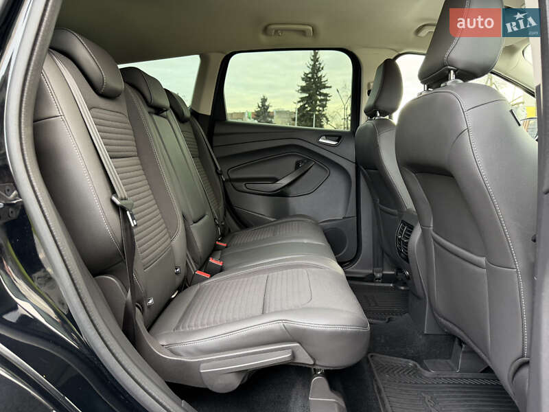 Позашляховик / Кросовер Ford Kuga 2019 в Ужгороді