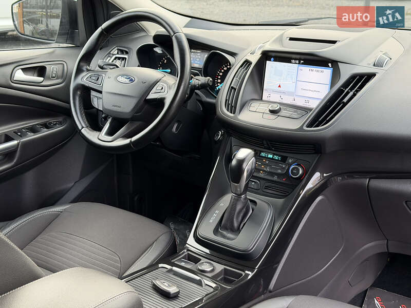 Позашляховик / Кросовер Ford Kuga 2019 в Ужгороді