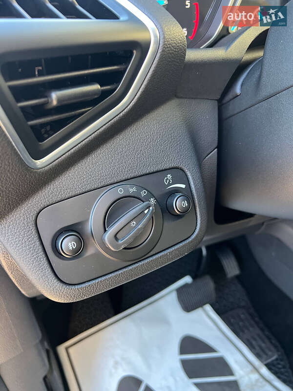 Позашляховик / Кросовер Ford Kuga 2014 в Києві