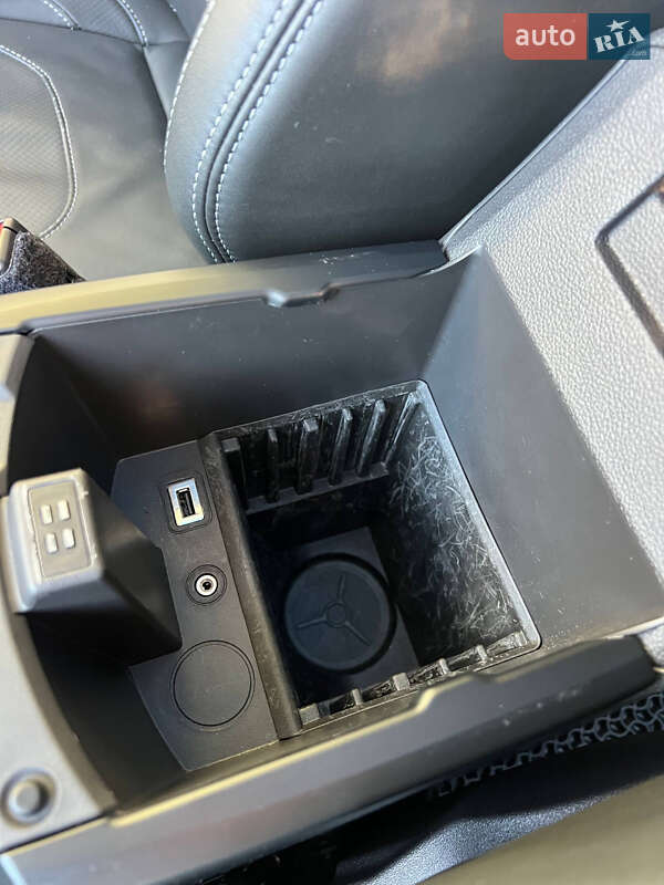 Позашляховик / Кросовер Ford Kuga 2014 в Києві