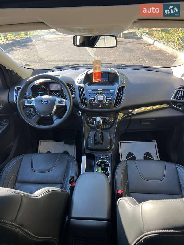 Позашляховик / Кросовер Ford Kuga 2014 в Києві