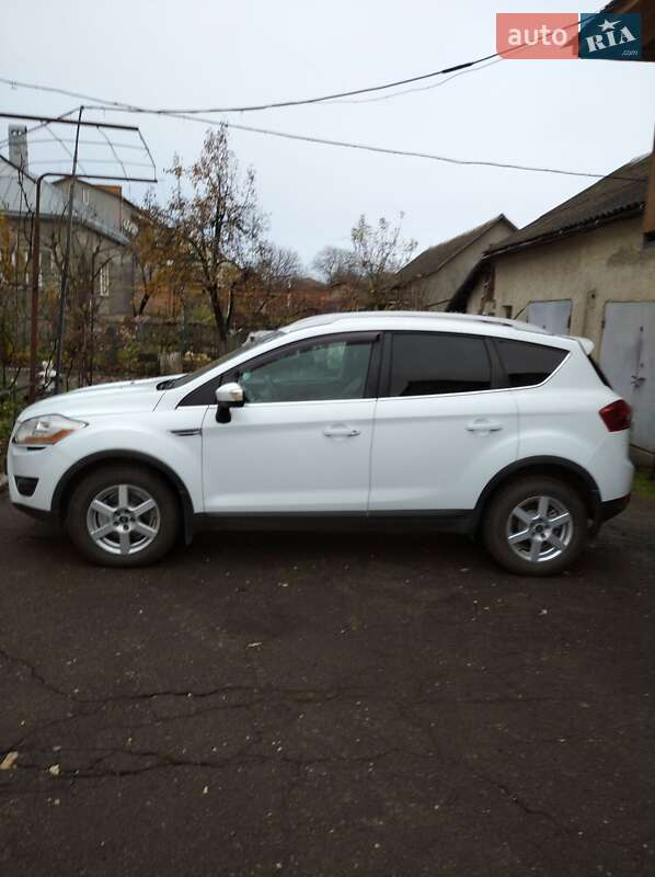 Позашляховик / Кросовер Ford Kuga 2012 в Волочиську