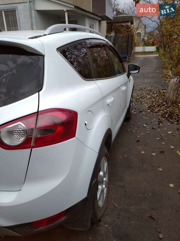 Позашляховик / Кросовер Ford Kuga 2012 в Волочиську