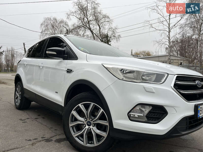 Внедорожник / Кроссовер Ford Kuga 2017 в Кременчуге фото 5 Внедорожник / Кроссовер Ford Kuga 2017 в Кременчуге