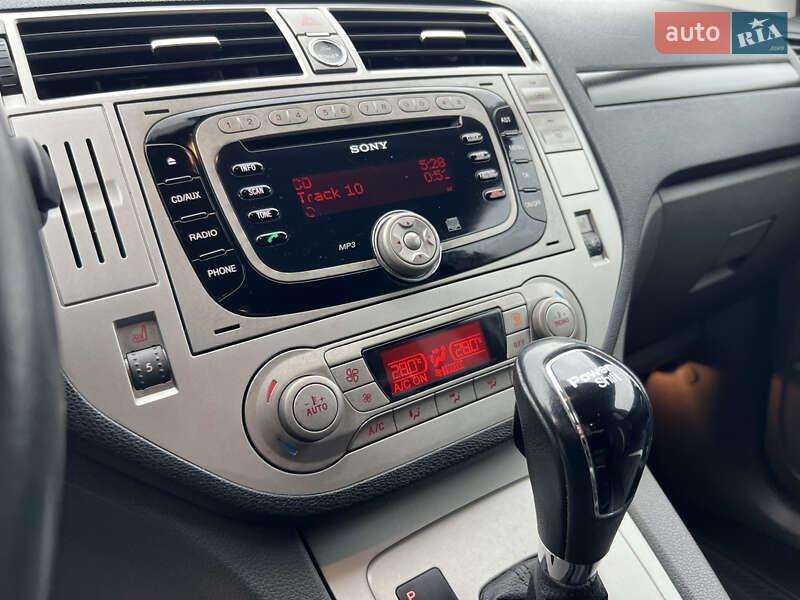 Позашляховик / Кросовер Ford Kuga 2011 в Ізяславі