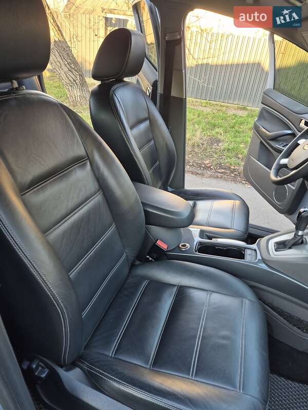 Позашляховик / Кросовер Ford Kuga 2013 в Києві